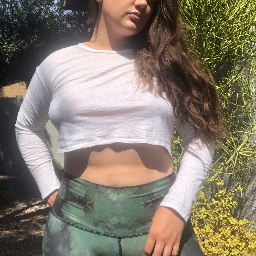 White long sleeve crop top